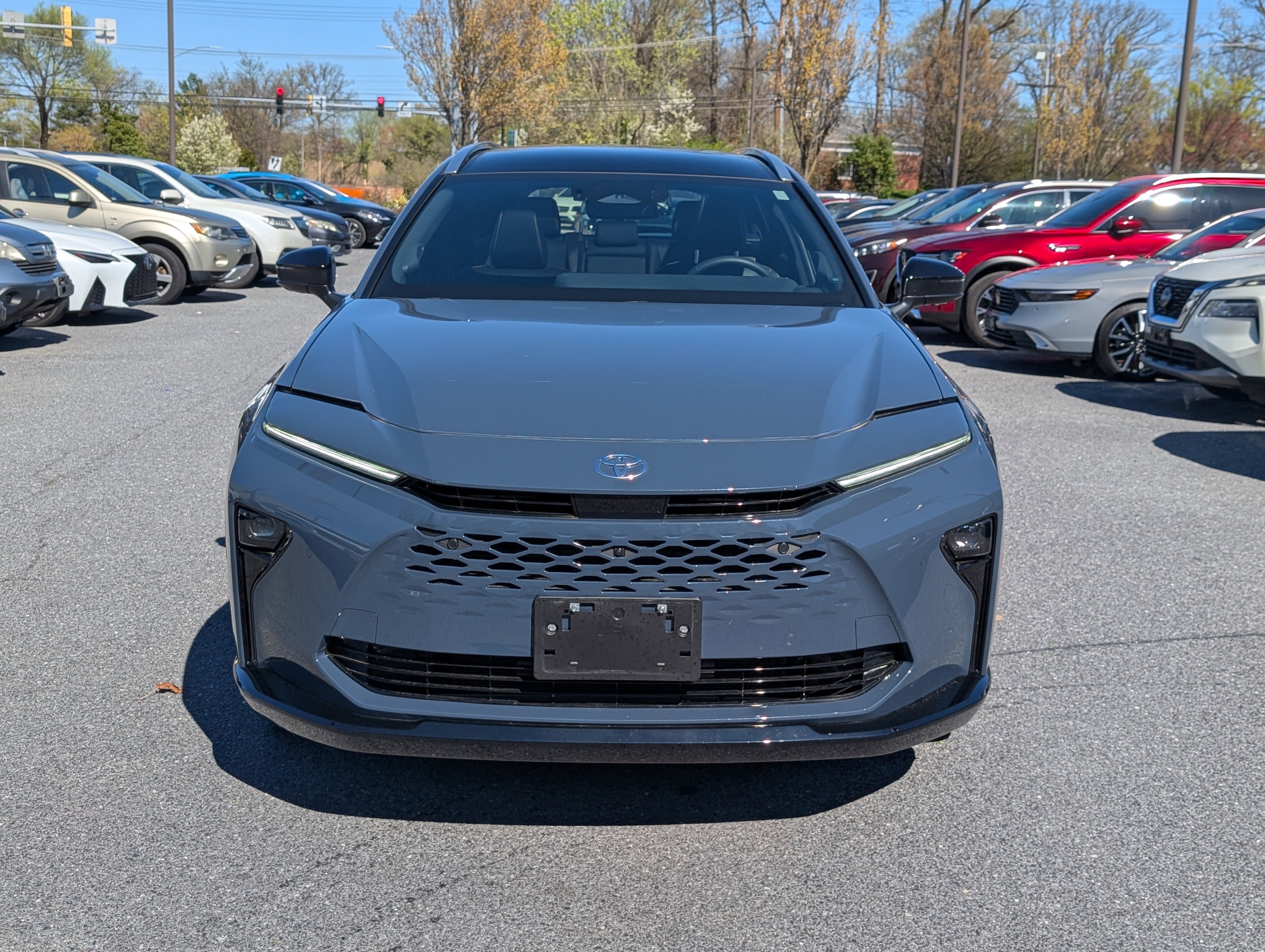 Used 2025 Toyota Crown Signia w/ Advanced Technology Package image 8