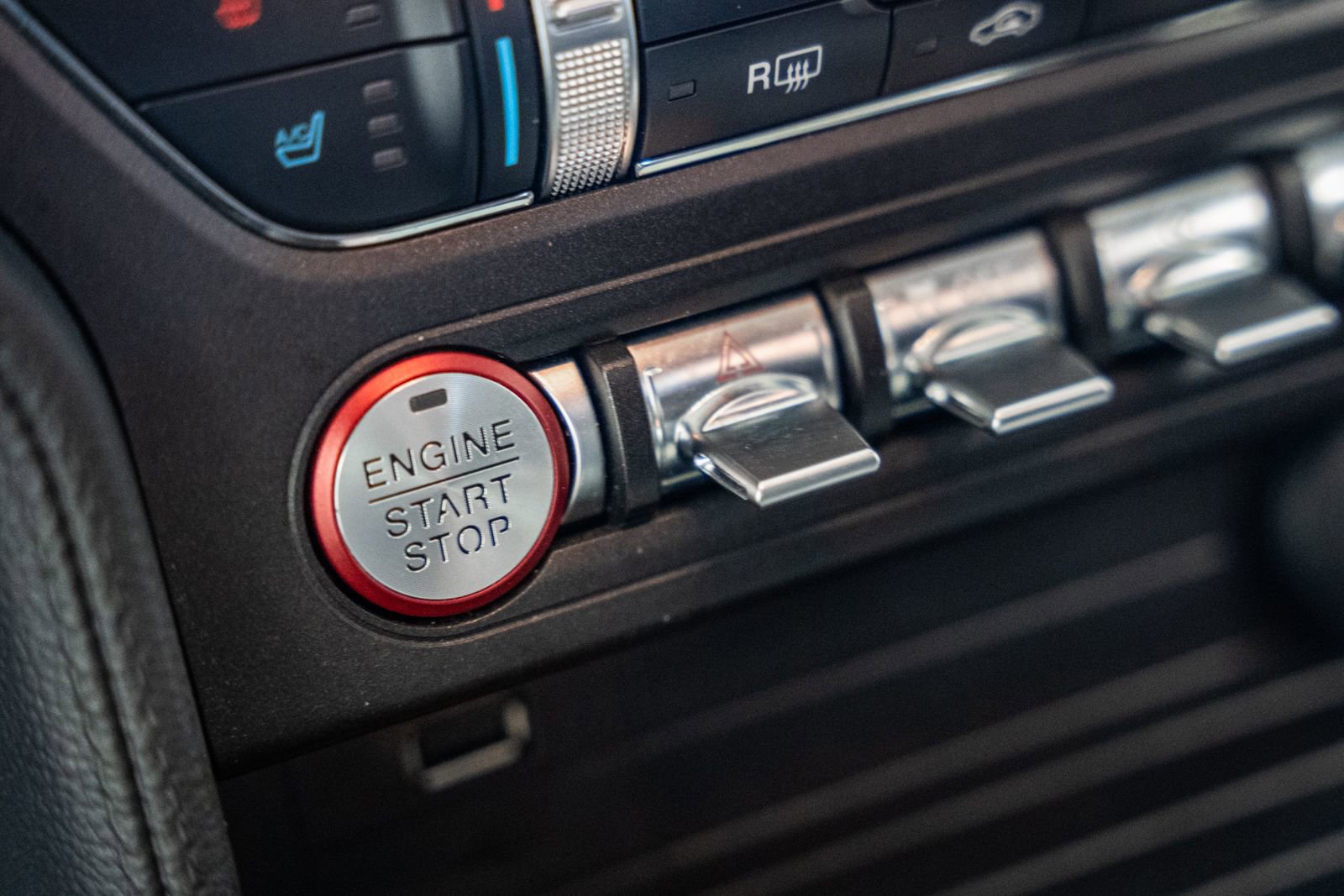 Used 2019 Ford Mustang Premium w/ Ecoboost Performance Package image 31