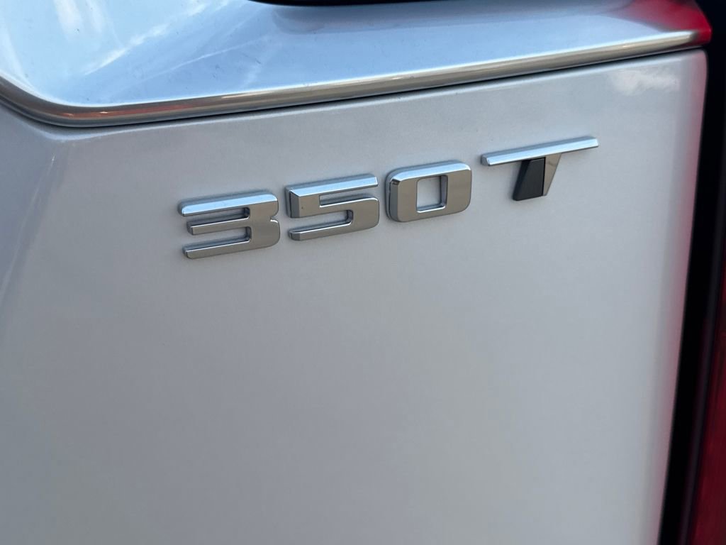 New 2025 Cadillac XT6 Luxury image 7