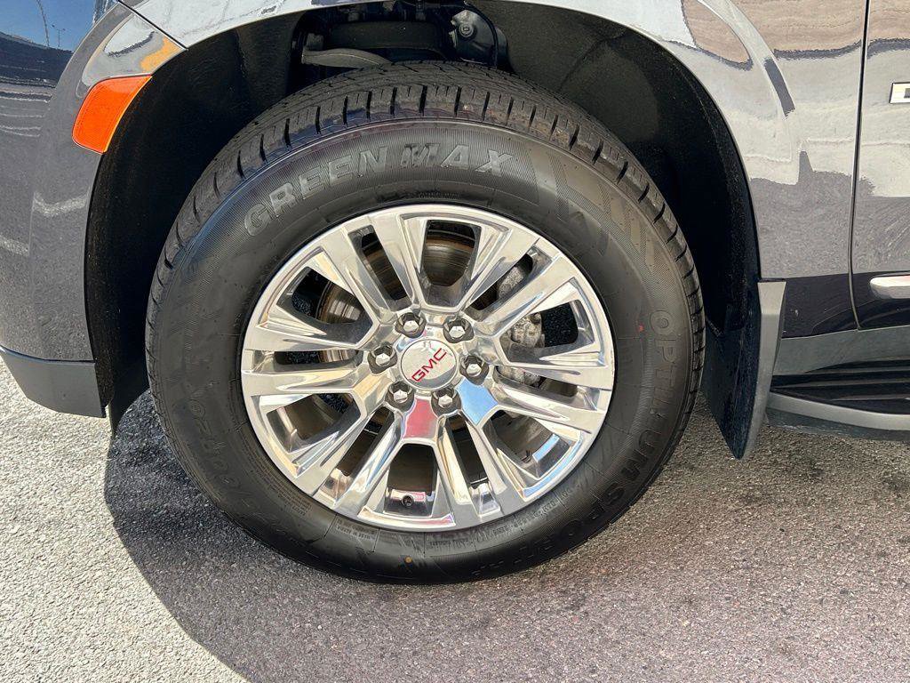 Used 2023 GMC Yukon XL Denali image 6