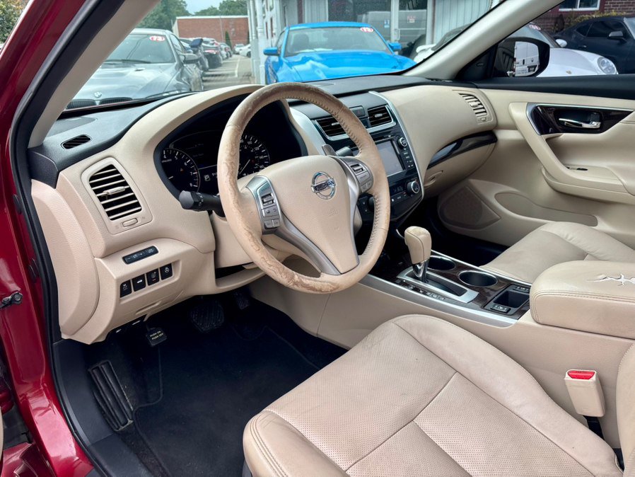 Used 2015 Nissan Altima FWD image 2