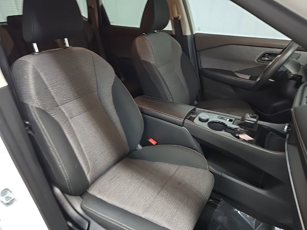 Used 2022 Nissan Rogue S image 14