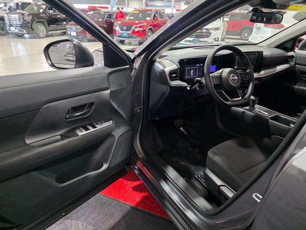 Used 2025 Nissan Kicks S AWD/4WD image 11