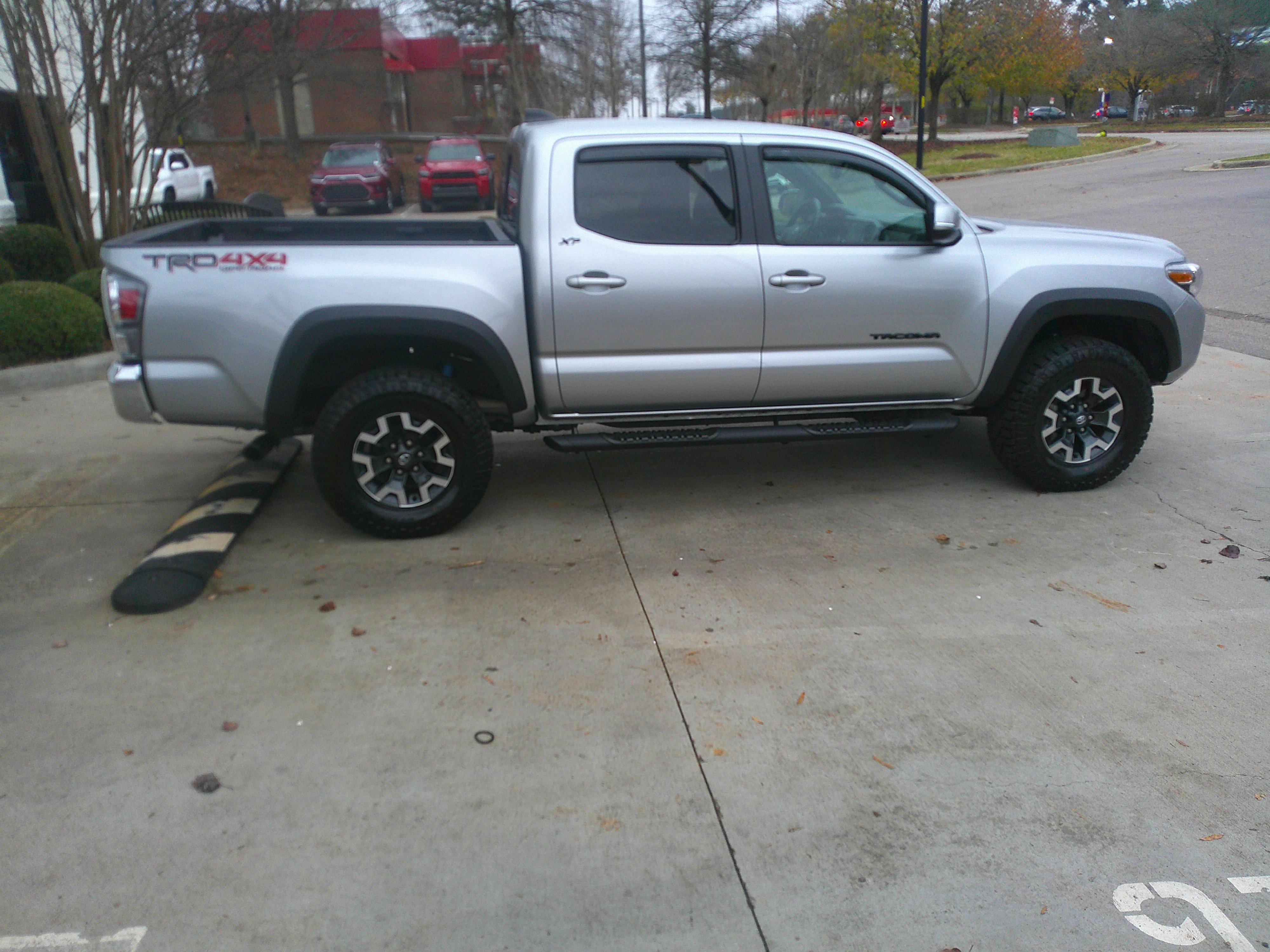 Used 2023 Toyota Tacoma TRD Off-Road image 17