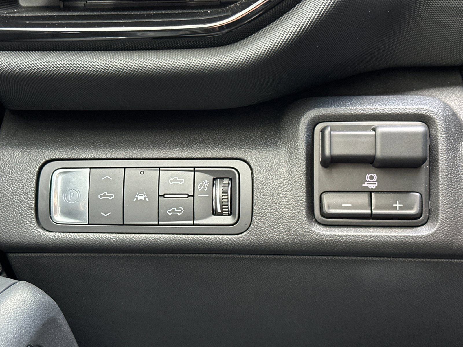 Used 2024 Chevrolet Silverado EV RST image 33