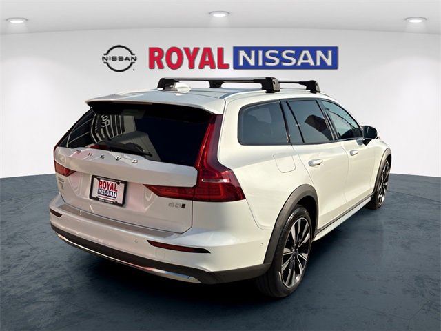 Used 2024 Volvo V60 B5 Cross Country Ultimate w/ Protection Package Premier image 7
