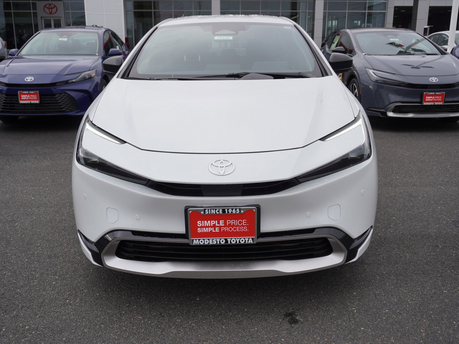 New 2026 Toyota Prius Plug-In Hybrid FWD image 6