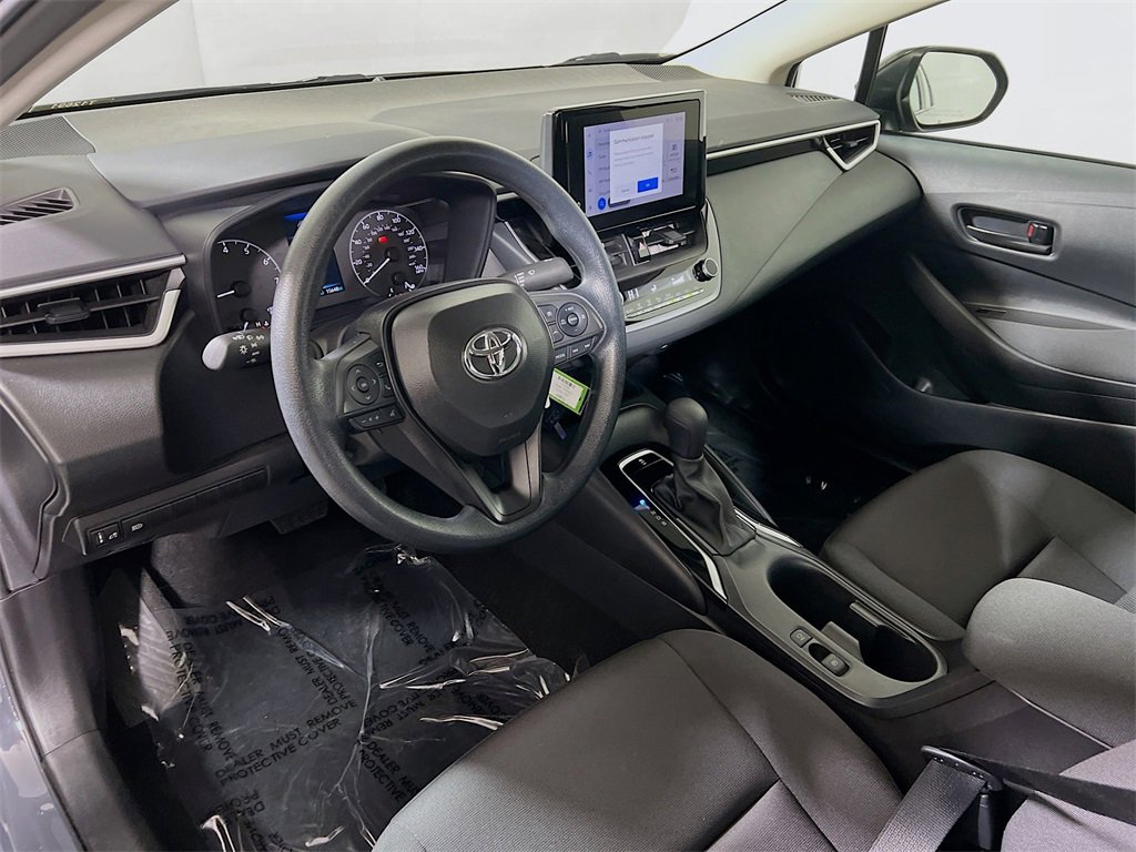 Used 2025 Toyota Corolla LE image 10