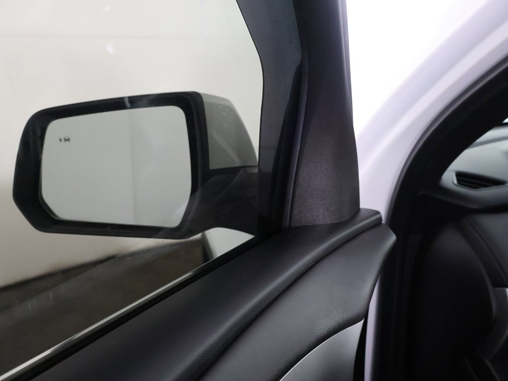 Used 2023 Chevrolet Traverse LT image 36