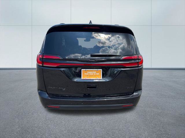 Certified 2023 Chrysler Pacifica Touring-L w/ S Appearance Package AWD/4WD image 5