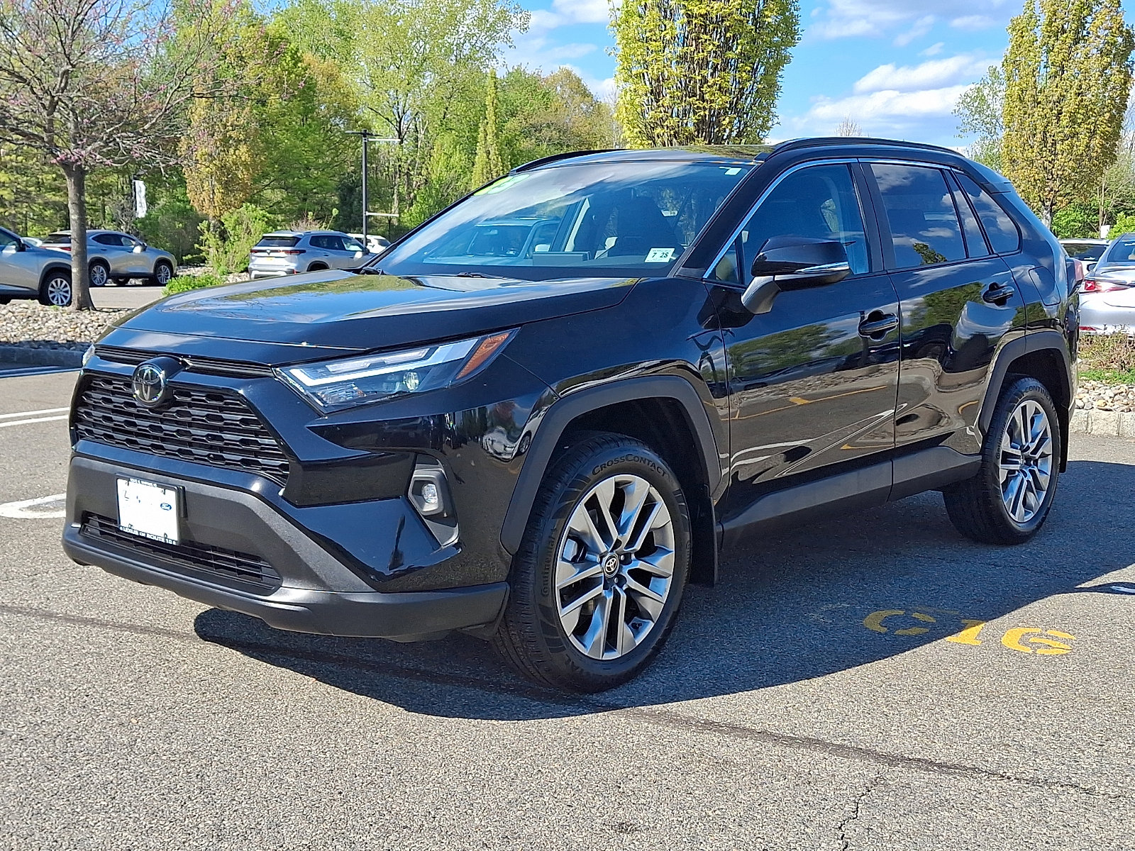 Used 2023 Toyota RAV4 XLE Premium AWD/4WD image 3