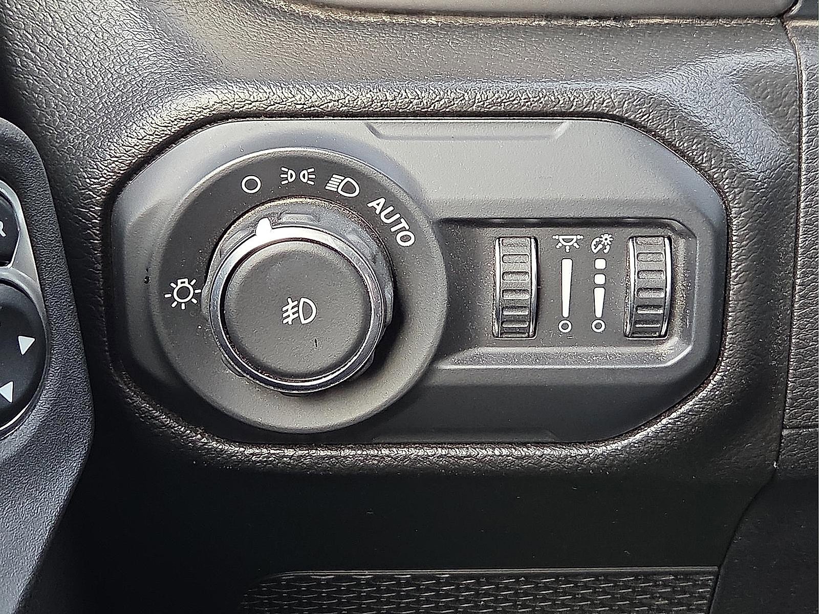 Used 2022 Jeep Wrangler Unlimited Sport image 22