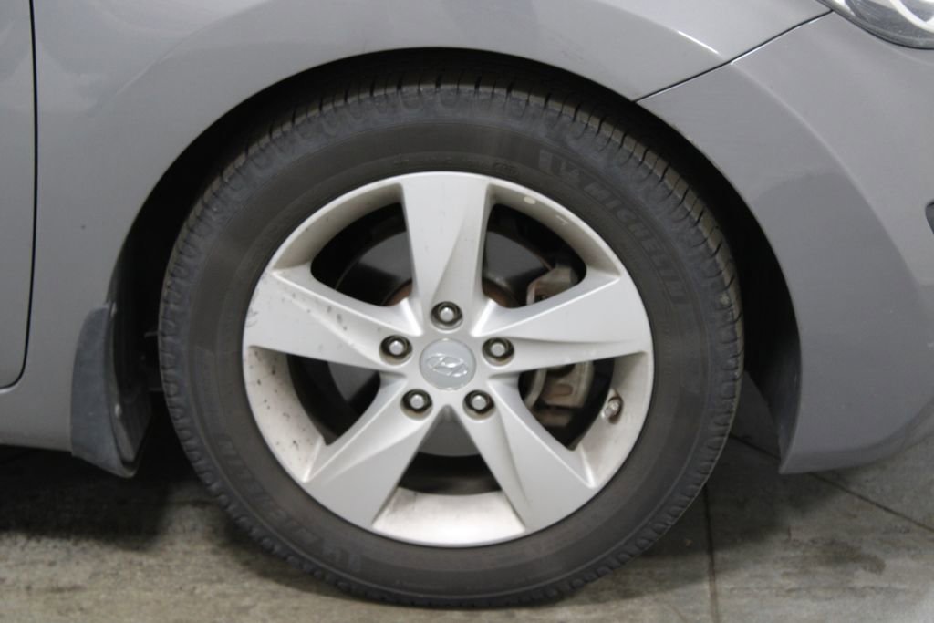Used 2013 Hyundai Elantra GLS image 12