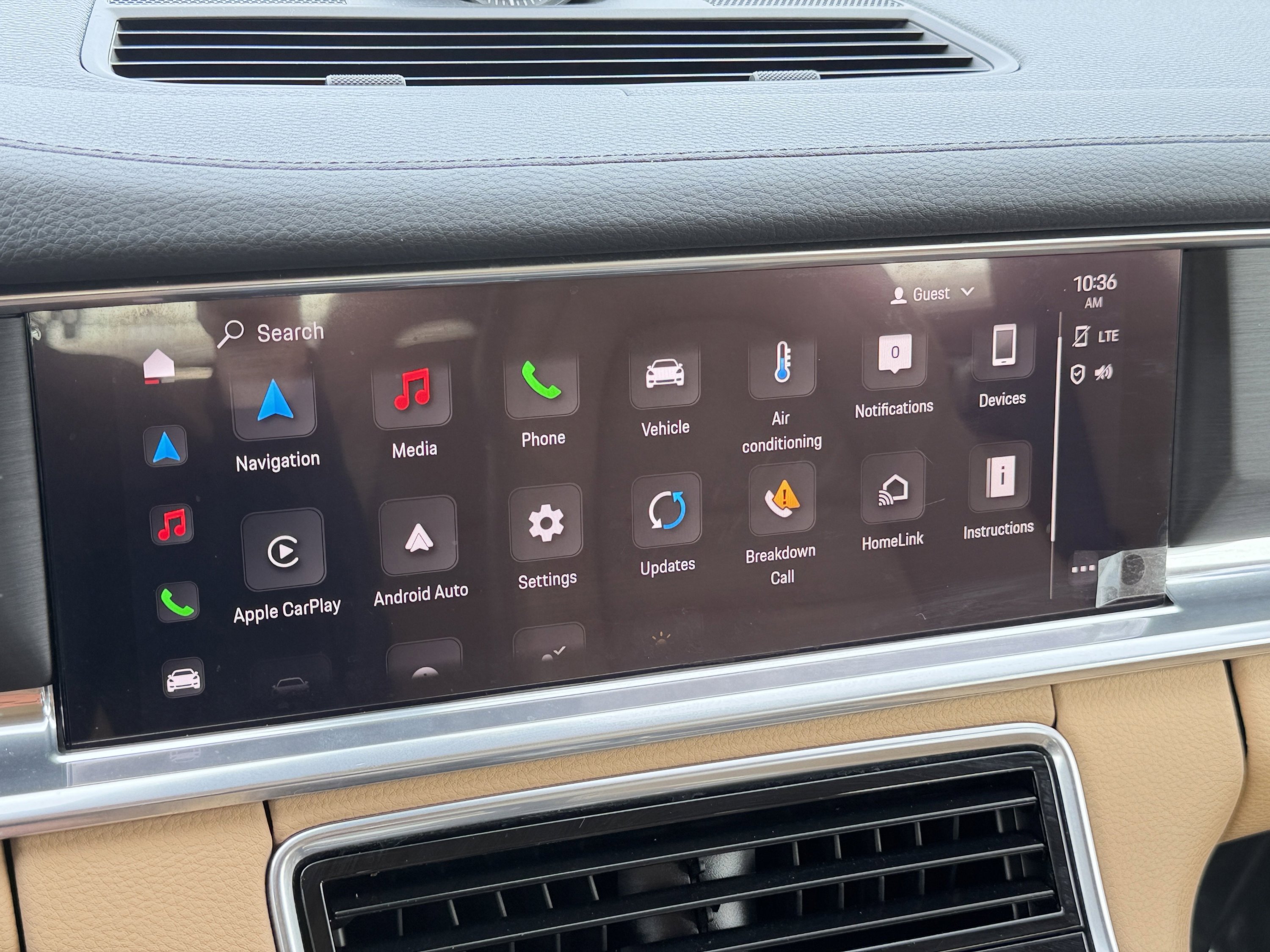 Used 2023 Porsche Panamera 4 Platinum Edition image 98