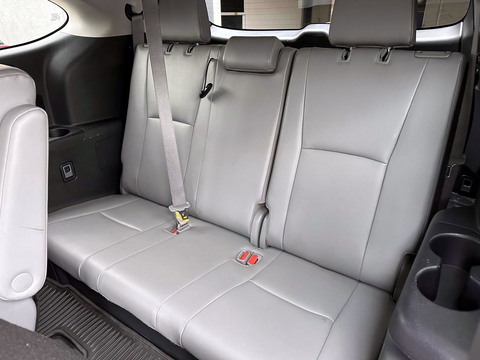 Certified 2020 Toyota Highlander XLE AWD/4WD image 17