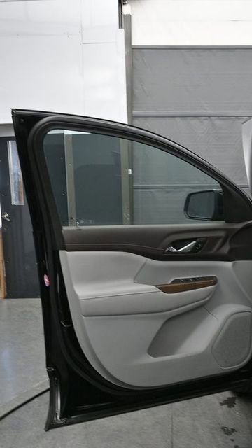 Used 2022 GMC Acadia SLE w/ LPO, Floor Liner Package AWD/4WD image 17