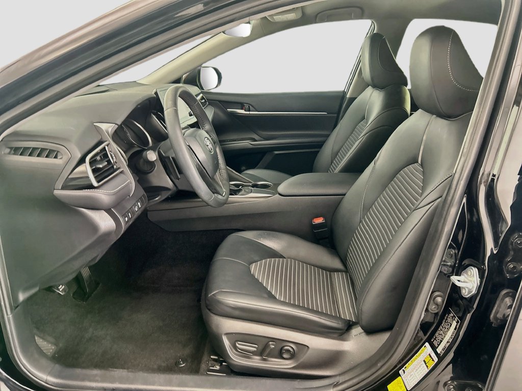 Used 2021 Toyota Camry SE w/ Carpet Mat Package (TMS) FWD image 17