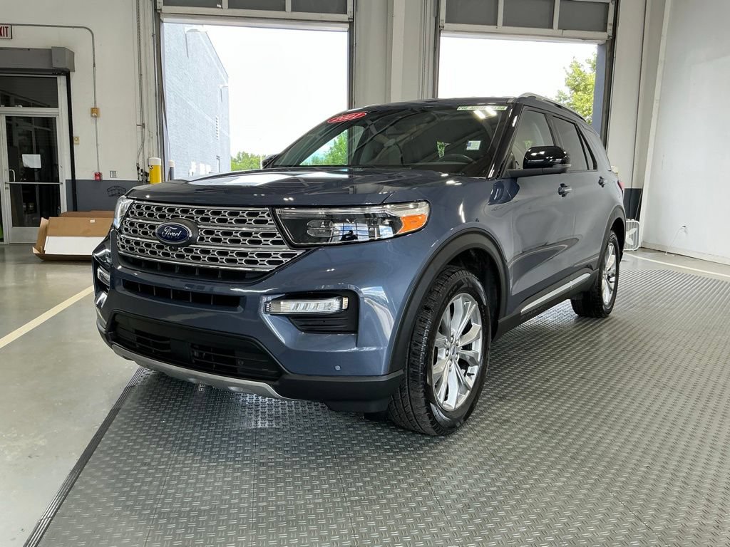 Used 2021 Ford Explorer Limited w/ Equipment Group 301A AWD/4WD image 2