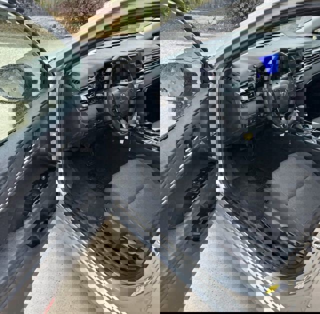 Used 2025 Toyota Camry LE image 15