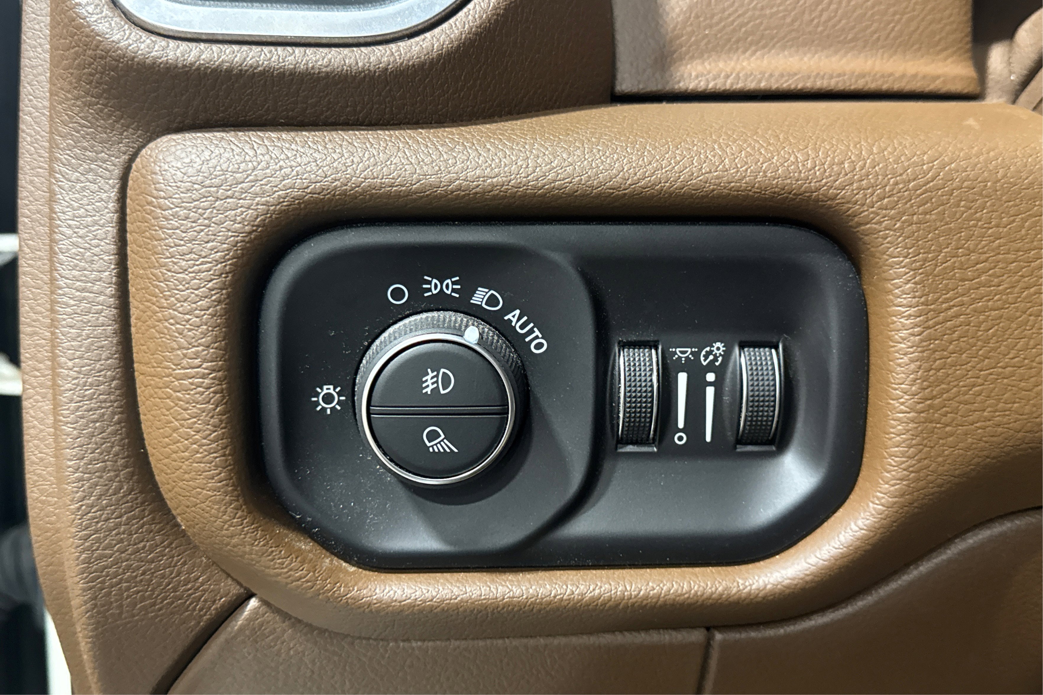 Used 2022 RAM 3500 Laramie image 21