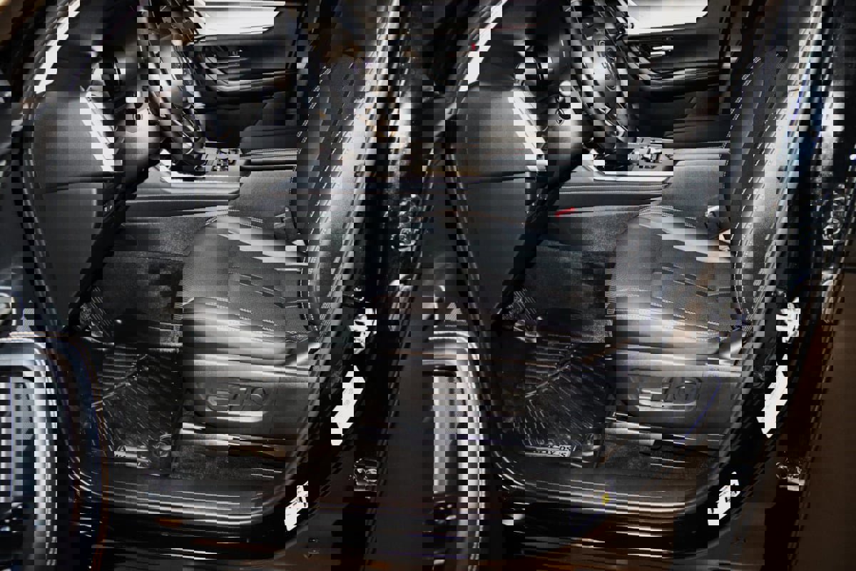 Used 2025 MAZDA CX-70 Plug-In Hybrid w/ Premium Pkg image 34