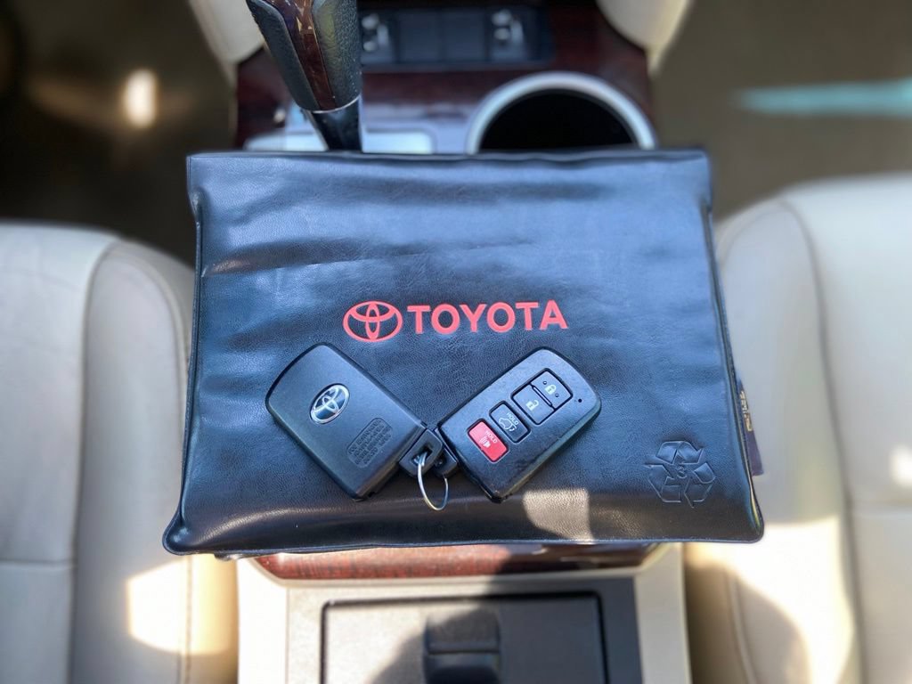 Used 2013 Toyota Camry XLE FWD image 31