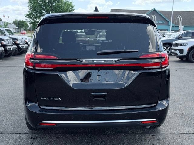 New 2027 Chrysler Pacifica Select FWD image 6