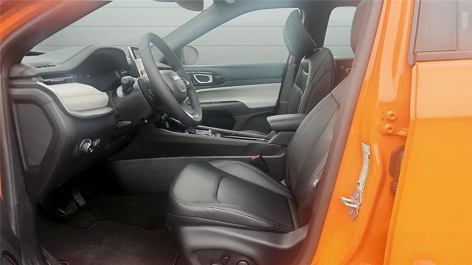 New 2026 Jeep Compass Limited w/ Sun, Sound & Navigation Group image 10