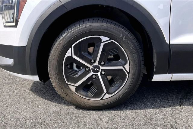 Used 2023 Kia Niro EX image 8