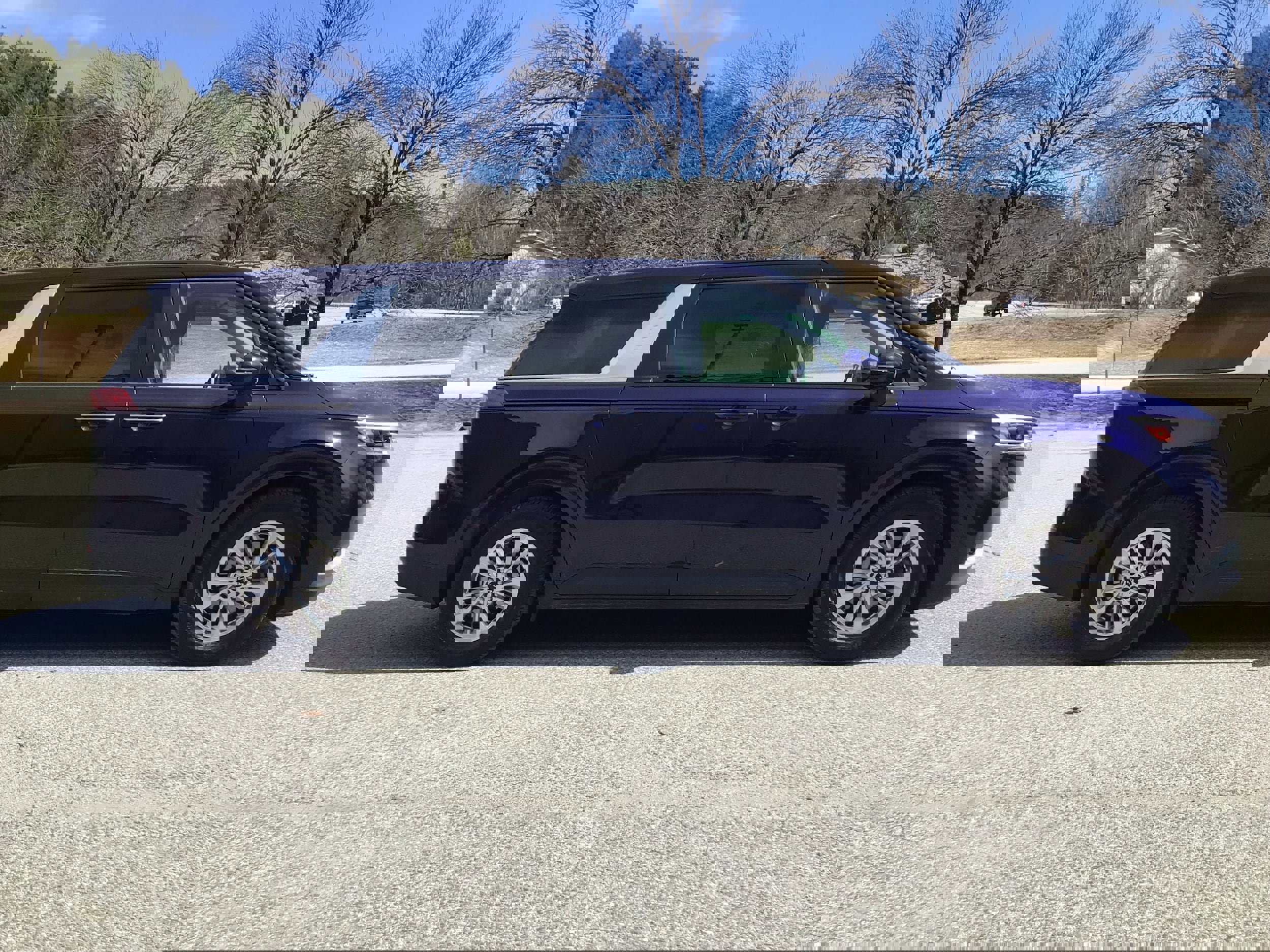 Used 2022 Kia Carnival LX image 8