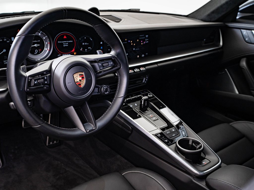 Used 2015 Porsche 911 Carrera image 4