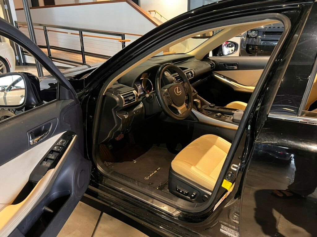 Used 2015 Lexus IS 250 image 9