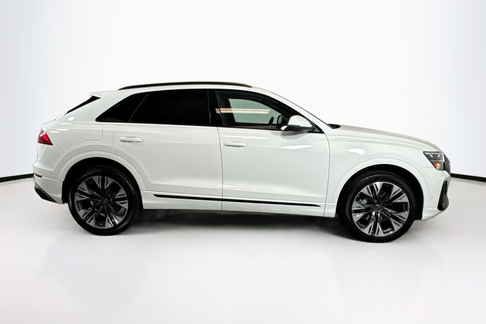 Used 2025 Audi Q8 Premium w/ Black Optic Package image 4