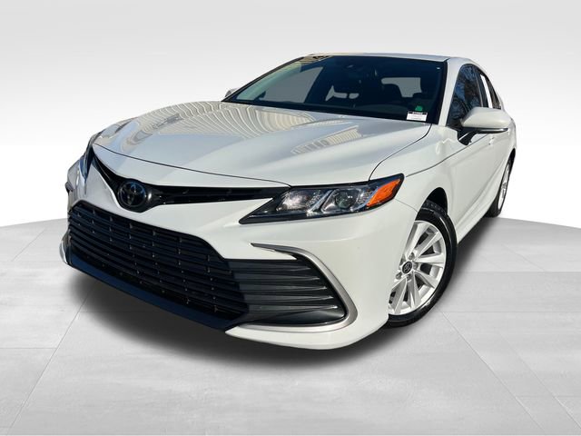 Used 2024 Toyota Camry LE image 9