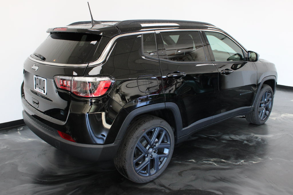 New 2026 Jeep Compass Latitude AWD/4WD image 25