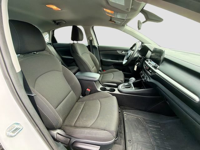 Used 2021 Kia Forte LXS FWD image 24