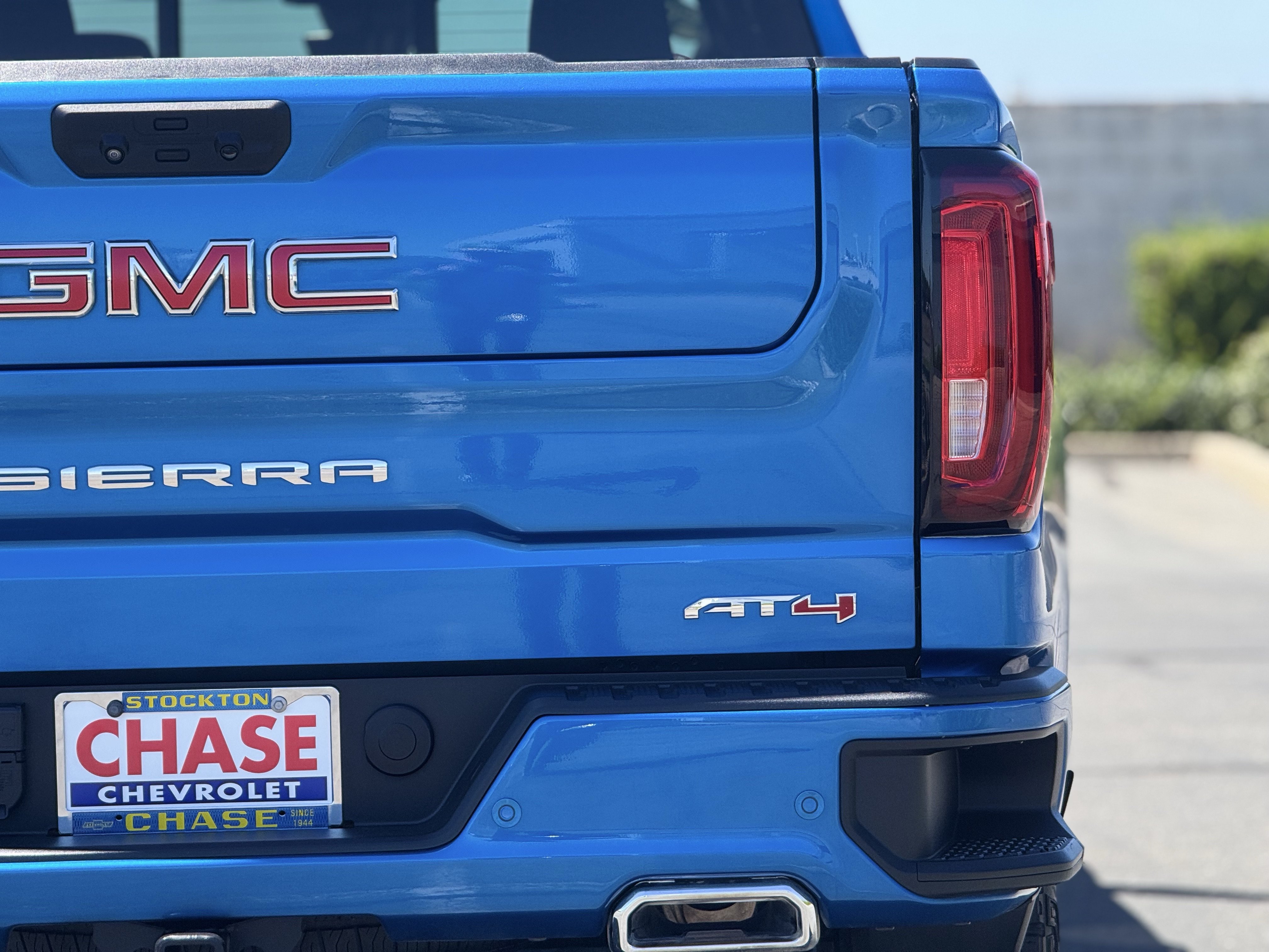 Certified 2023 GMC Sierra 1500 AT4 w/ AT4 Premium Package AWD/4WD image 7