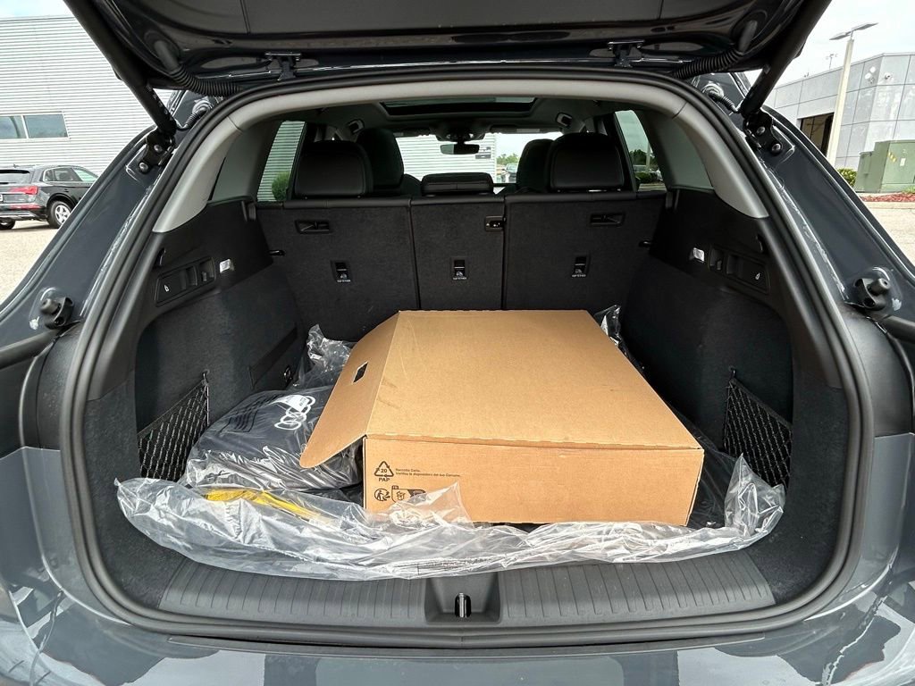 Used 2025 Audi Q6 e-tron Premium Plus w/ Premium Plus image 54