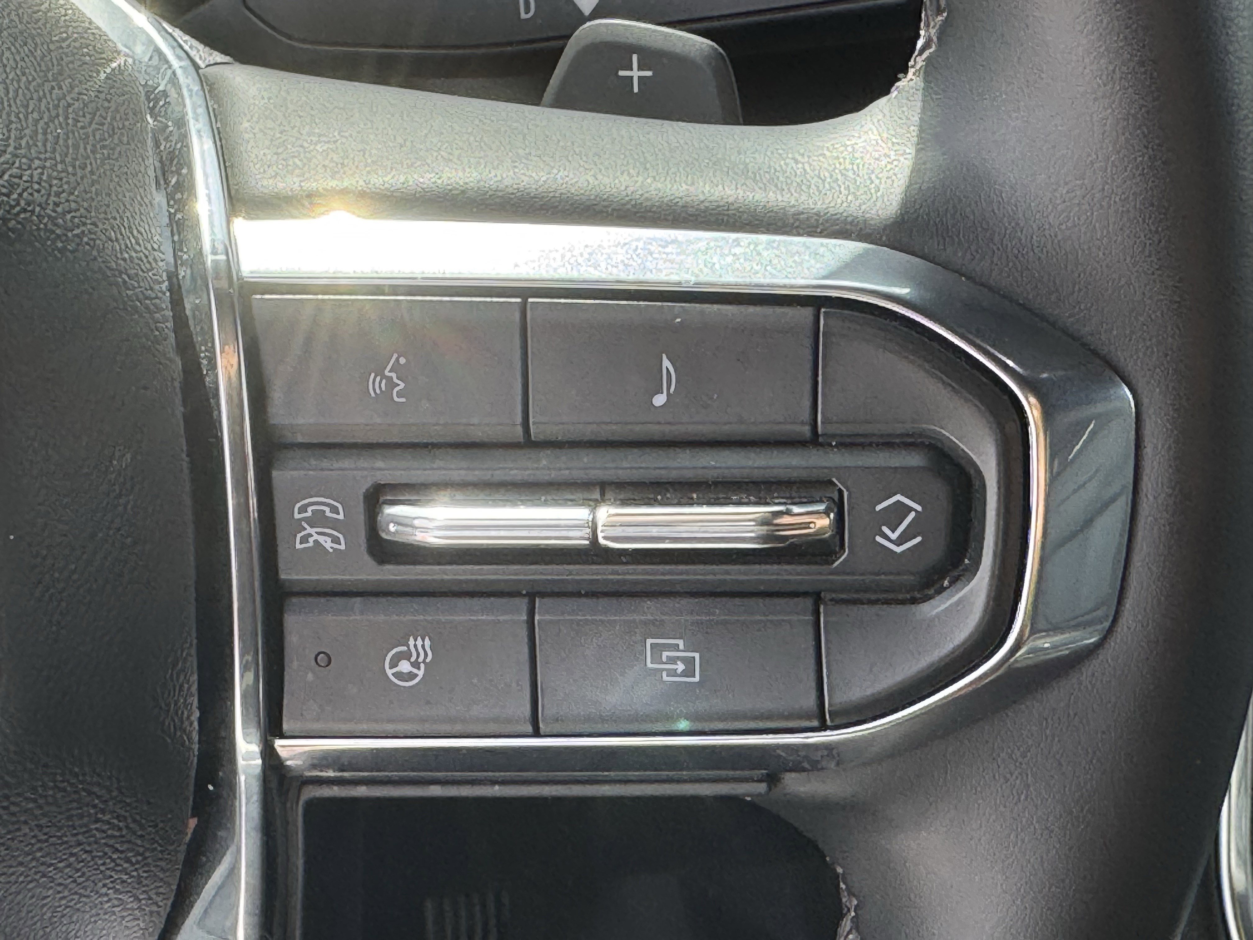 Used 2025 GMC Yukon Denali image 24