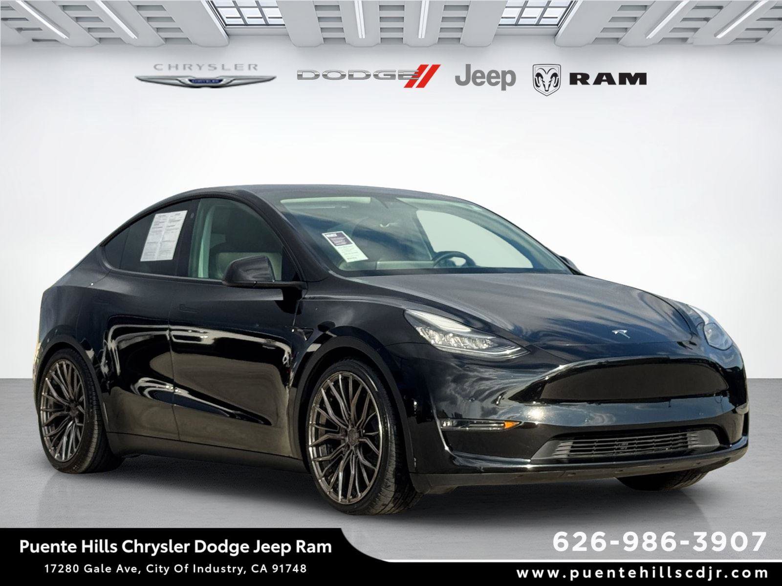 Used 2021 Tesla Model Y Long Range video 1