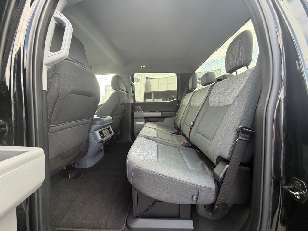 Used 2023 Ford F250 XLT w/ XLT Premium Package AWD/4WD image 13