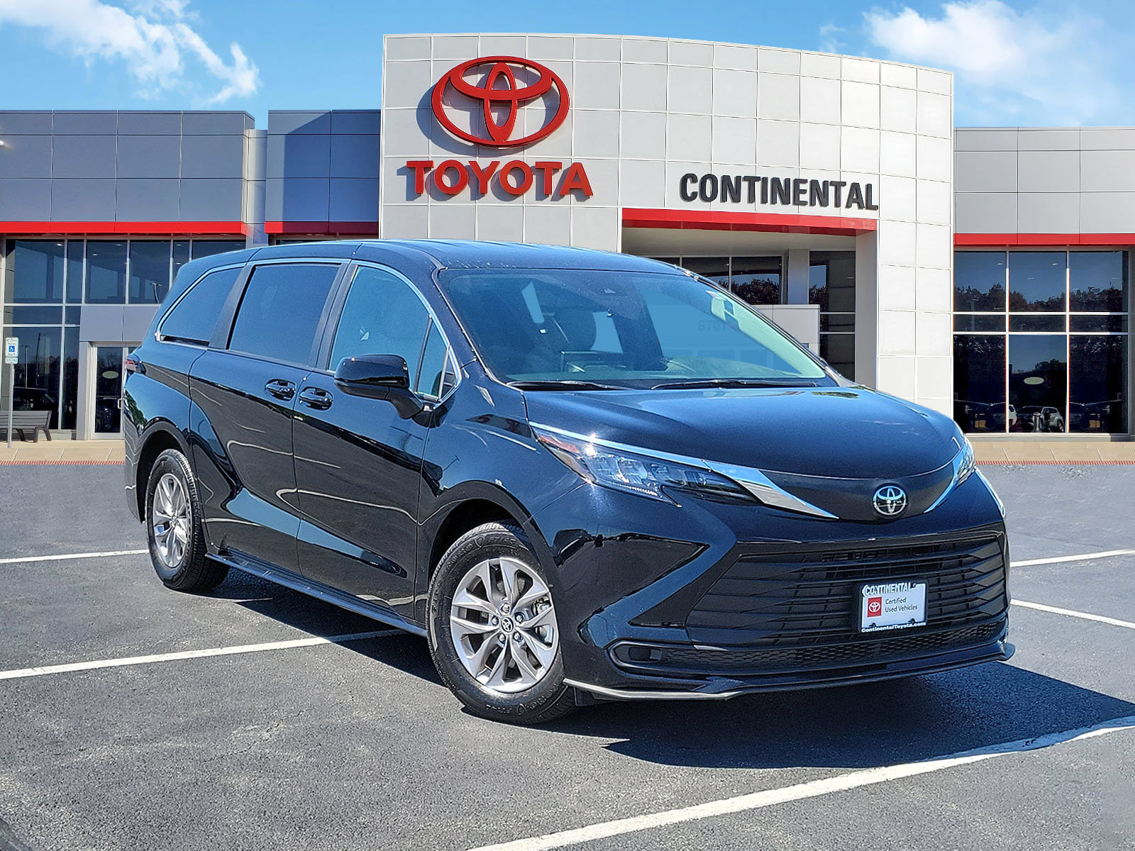 Certified 2026 Toyota Sienna LE FWD video 2