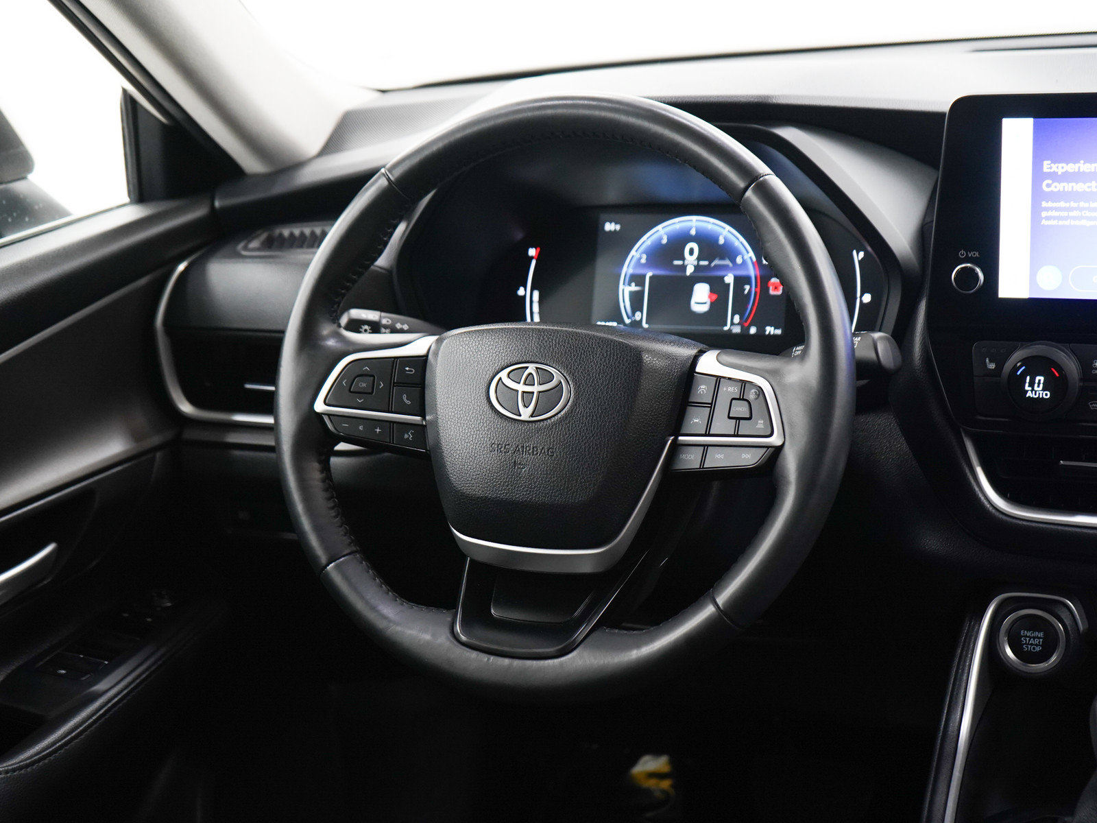 Used 2024 Toyota Grand Highlander AWD image 17