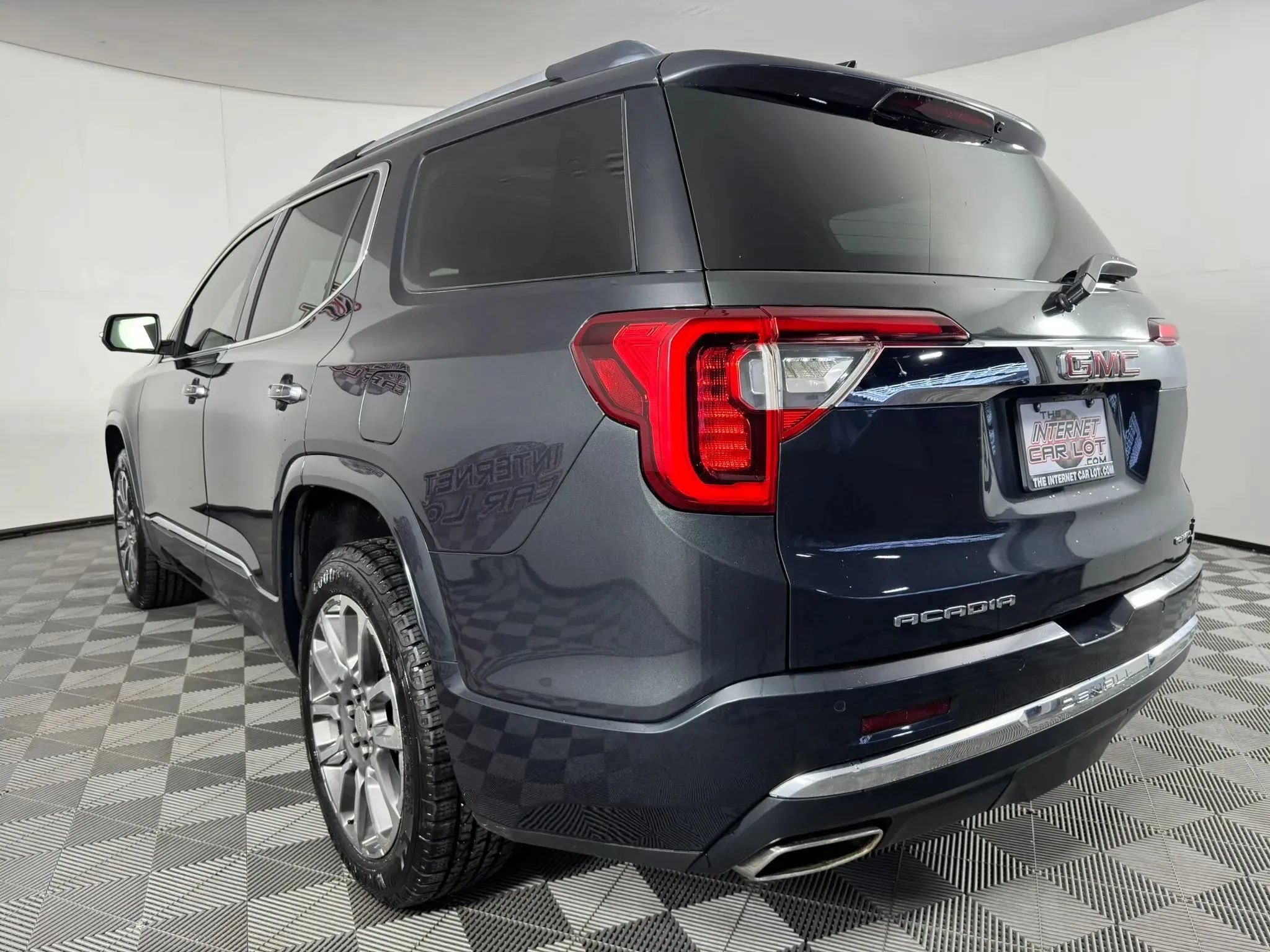 Used 2021 GMC Acadia Denali w/ Denali Ultimate Package AWD/4WD image 30