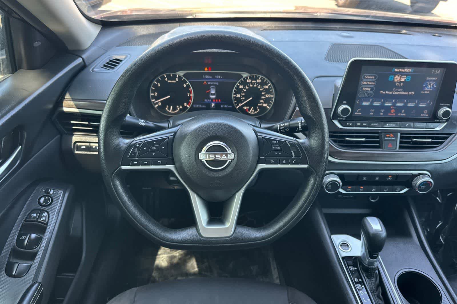 Used 2025 Nissan Altima 2.5 SV FWD image 13