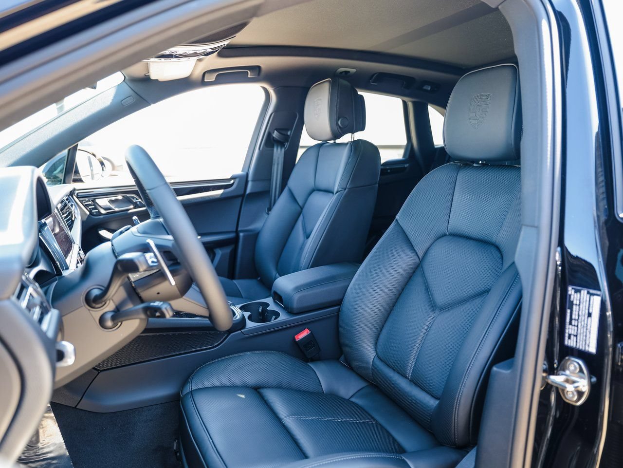 Certified 2026 Porsche Macan S AWD/4WD image 5