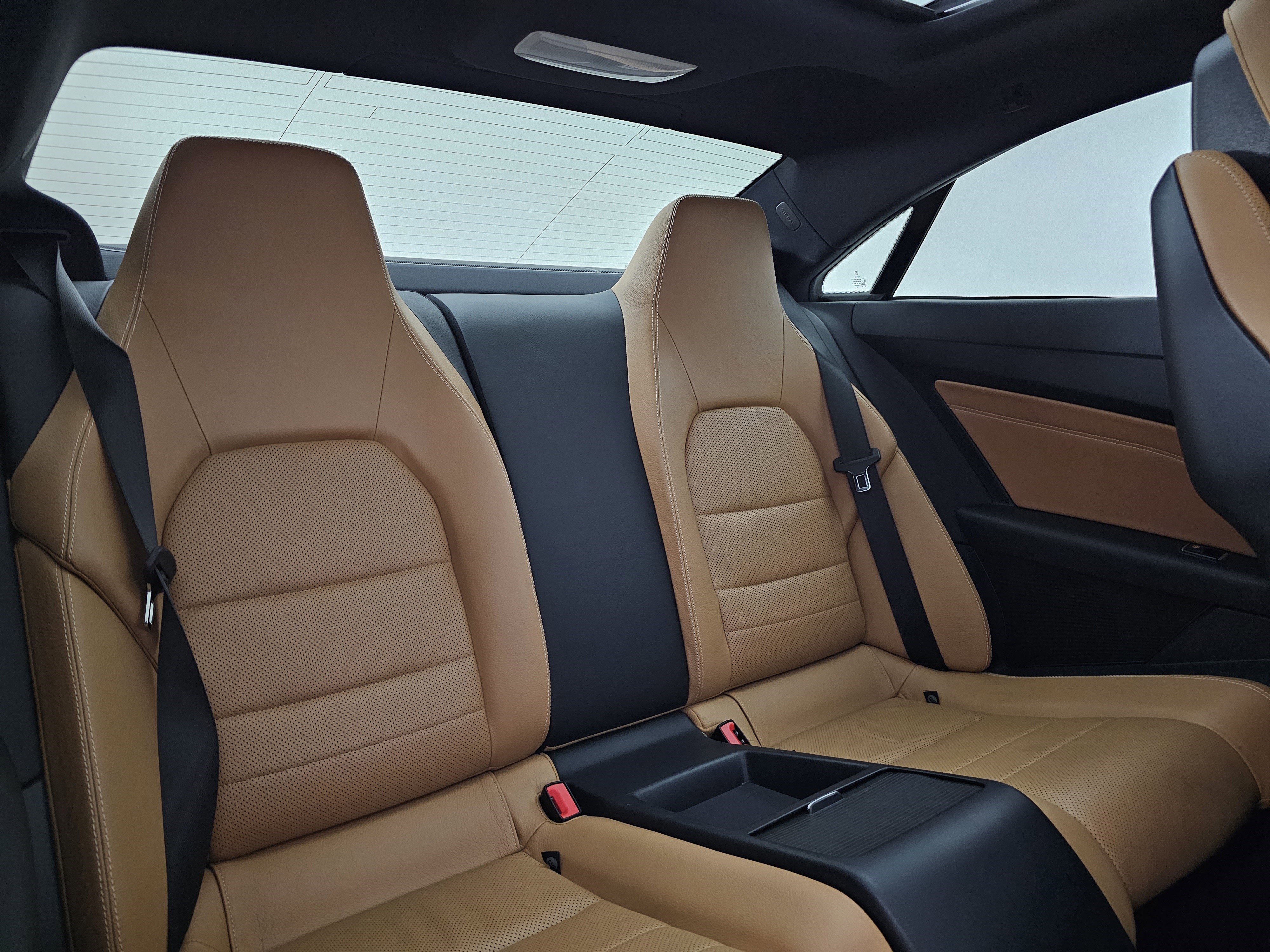 Used 2015 Mercedes-Benz E 400 4MATIC Coupe image 22