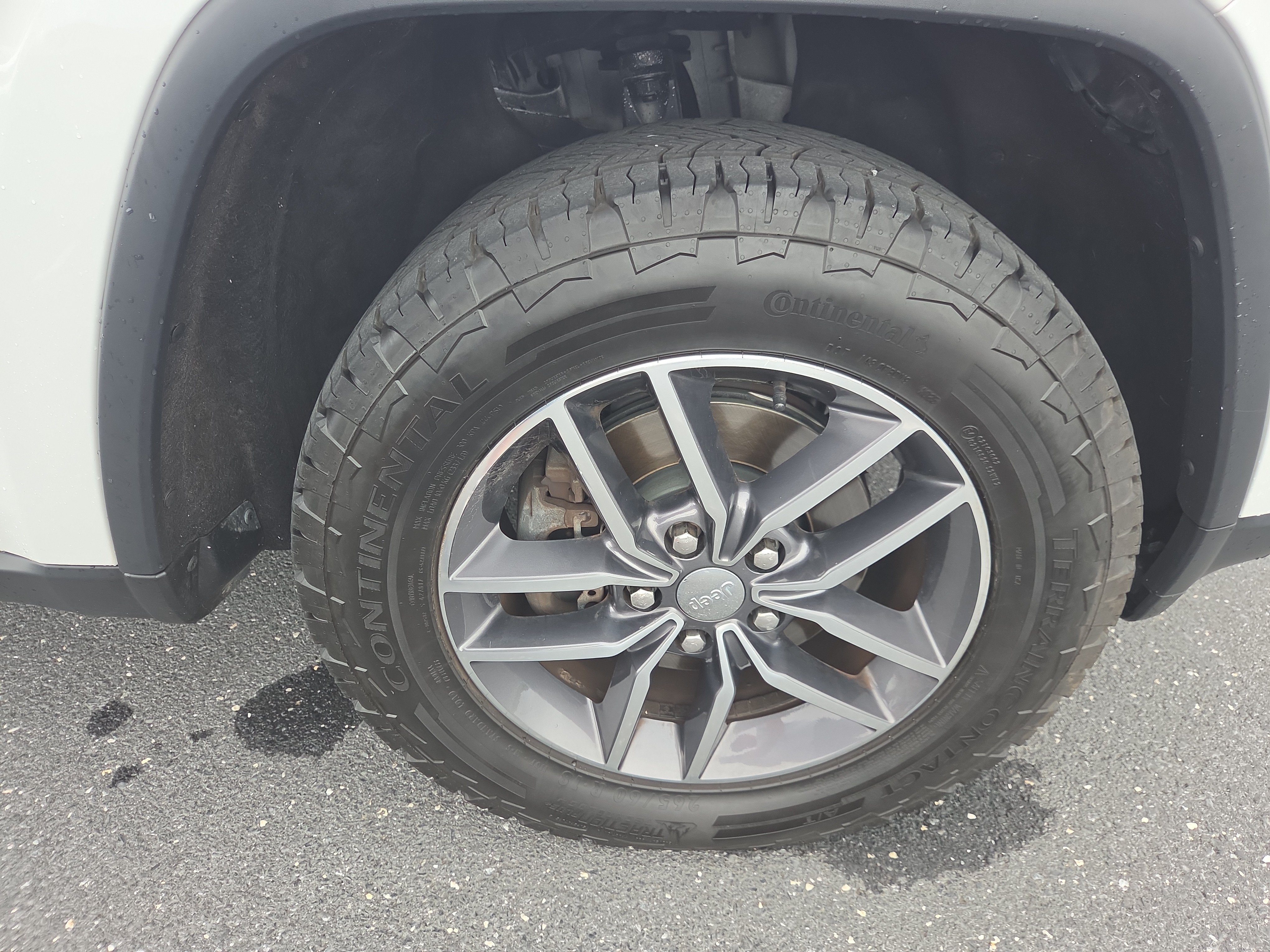 Used 2017 Jeep Grand Cherokee Limited AWD/4WD image 30