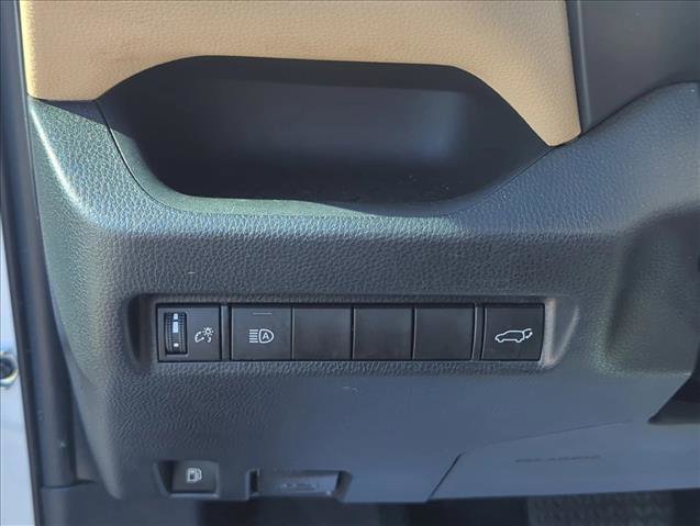 Used 2022 Toyota RAV4 XLE w/ Convenience Package image 14