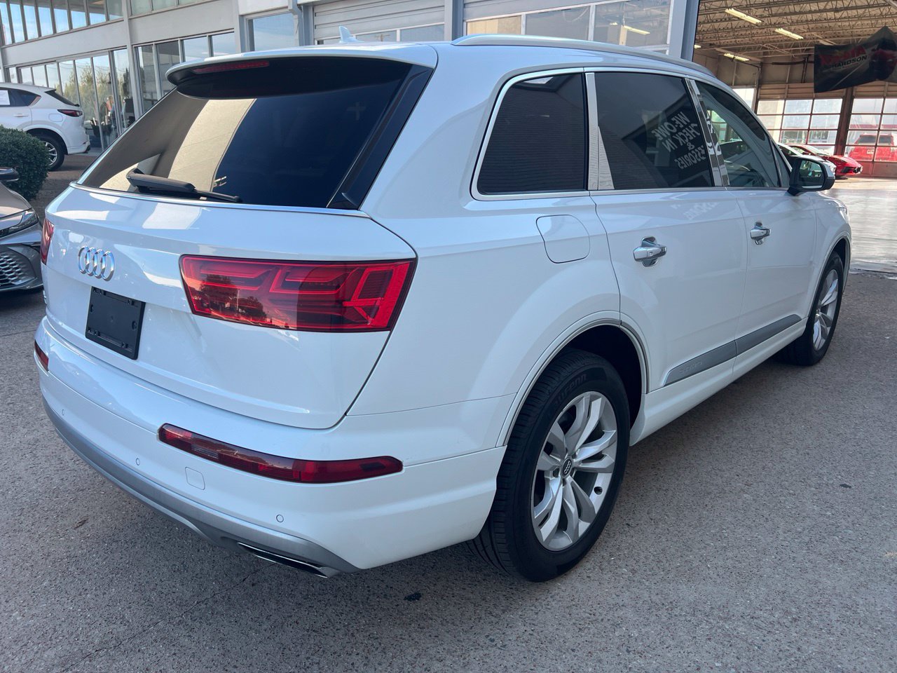 Used 2019 Audi Q7 3.0T Premium w/ Convenience Package AWD/4WD image 4
